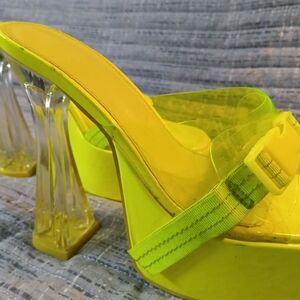 POSTER GIRL Neon Yellow Heels